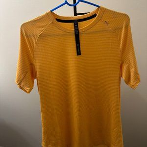 Lululemon Dry-Sense Short Sleeve (Mens) (Size Small)